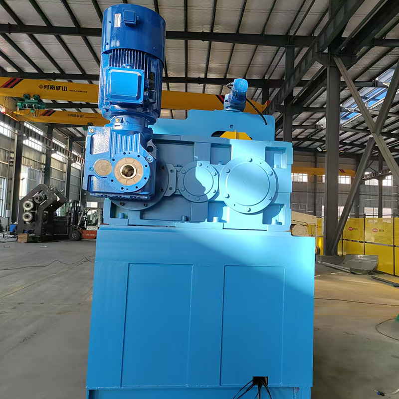 4 tekercses gumi naptárgép