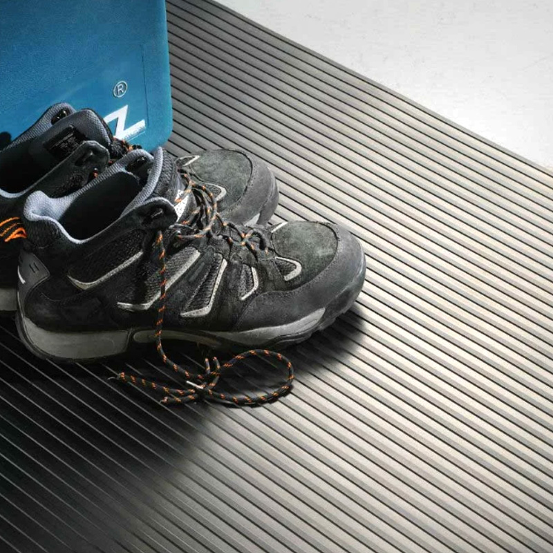 Széles bordás gumiszőnyeg