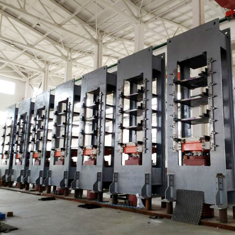 Szilárd gumiabroncs vulkanizáló prés